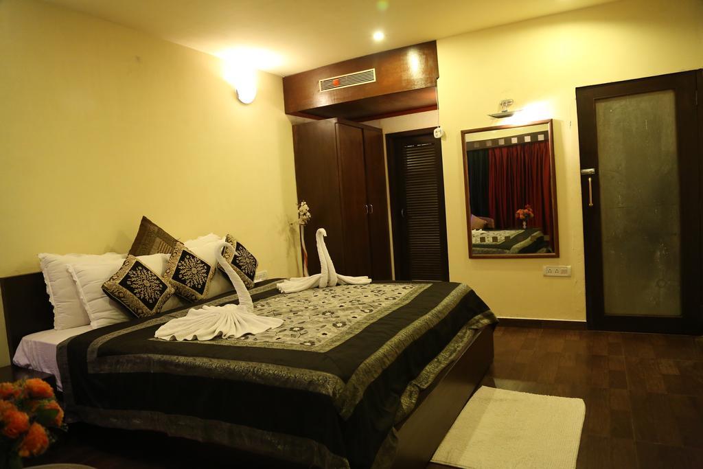 Meuse Jupiter Business And Luxury Hotel Nashik Habitación foto